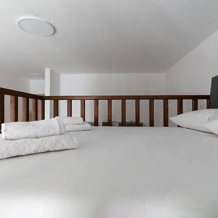 Turro Accogliente Loft Con Soppalco *